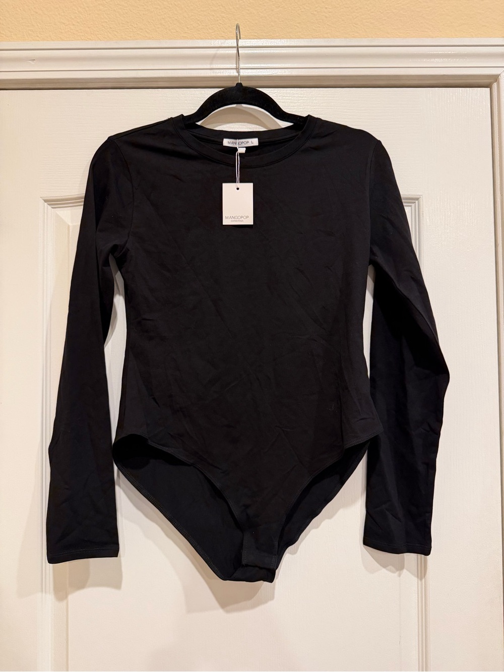 MANGOPOP Black Long-Sleeve Bodysuit - Classic Crew Neck
